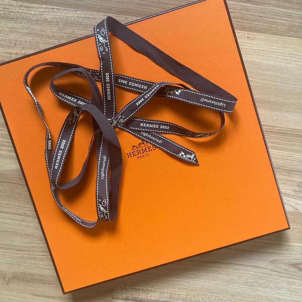 🆕HERMÈS 🆕Scarf BoxTie 65” Long